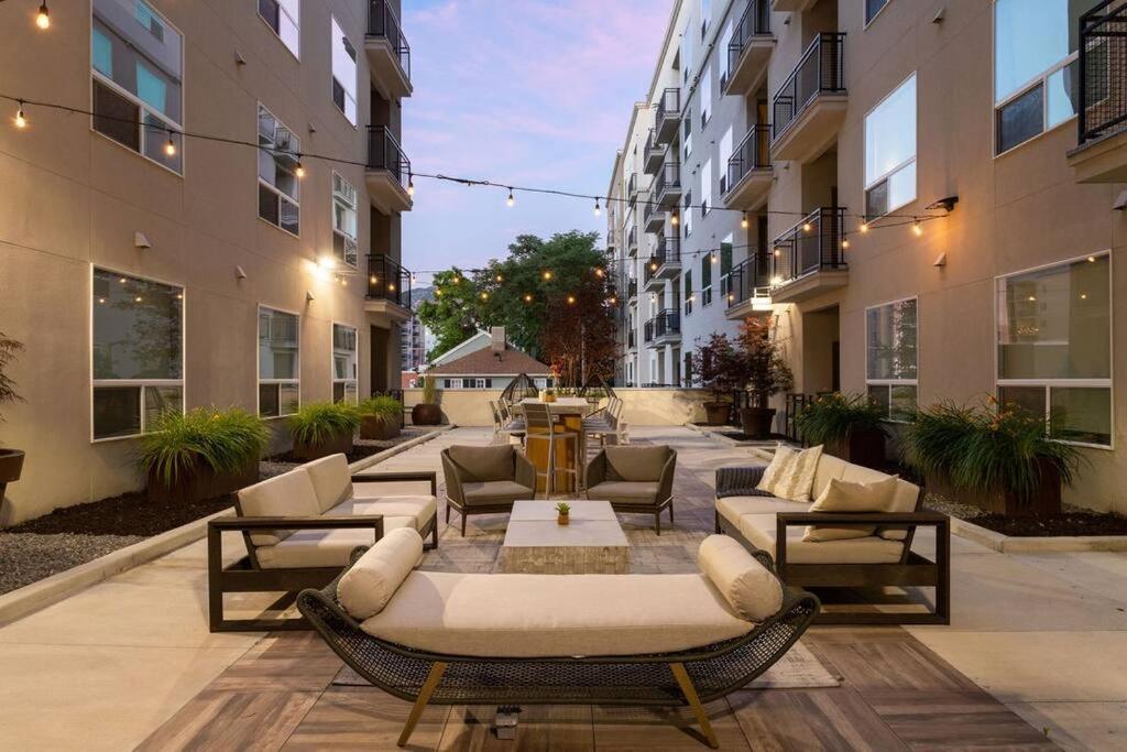 Downtown Walking Oasis With King Bd And City View Salt Lake City Bagian luar foto